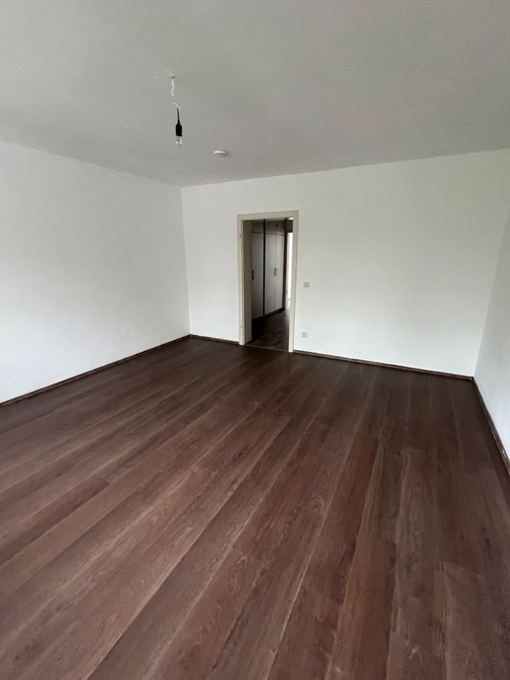 Wohnung 43 m2 *Komplett neu Renoviert* sofort verfügbar in Duisburg