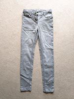 Neuwertige Jeans Größe 140 grau skinny fit Sachsen - Jahnsdorf Vorschau