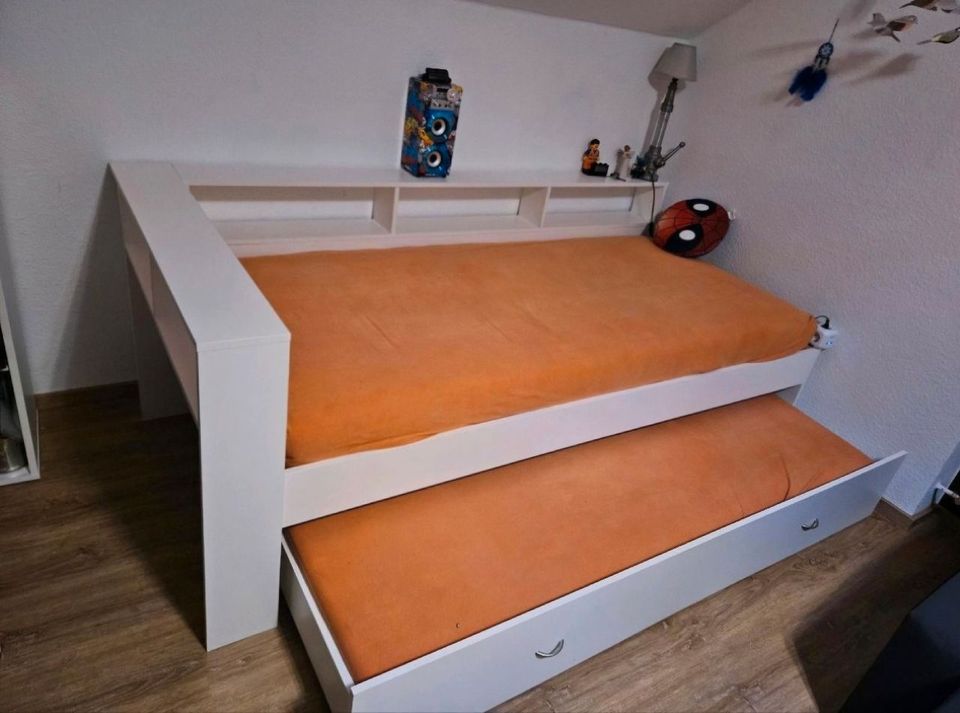 Bett, Schlafsofa, Gästebett, Kinderbett in Fulda