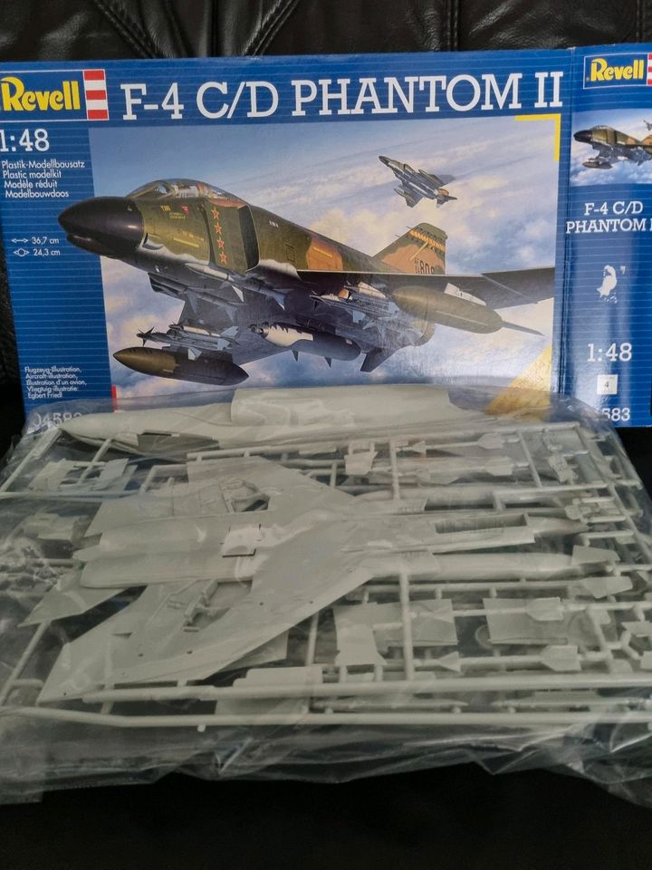 Revell F-4 C/D Phantom II, M 1:48, 04583 in Adelberg