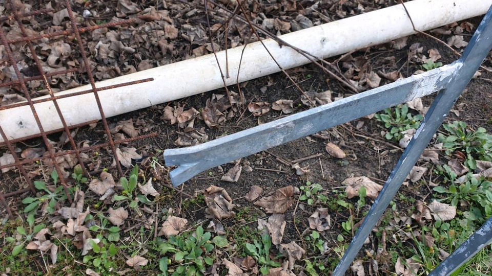 2 Fenstergitter aus Eisen/ Feuerverzinkt in Hochheim am Main