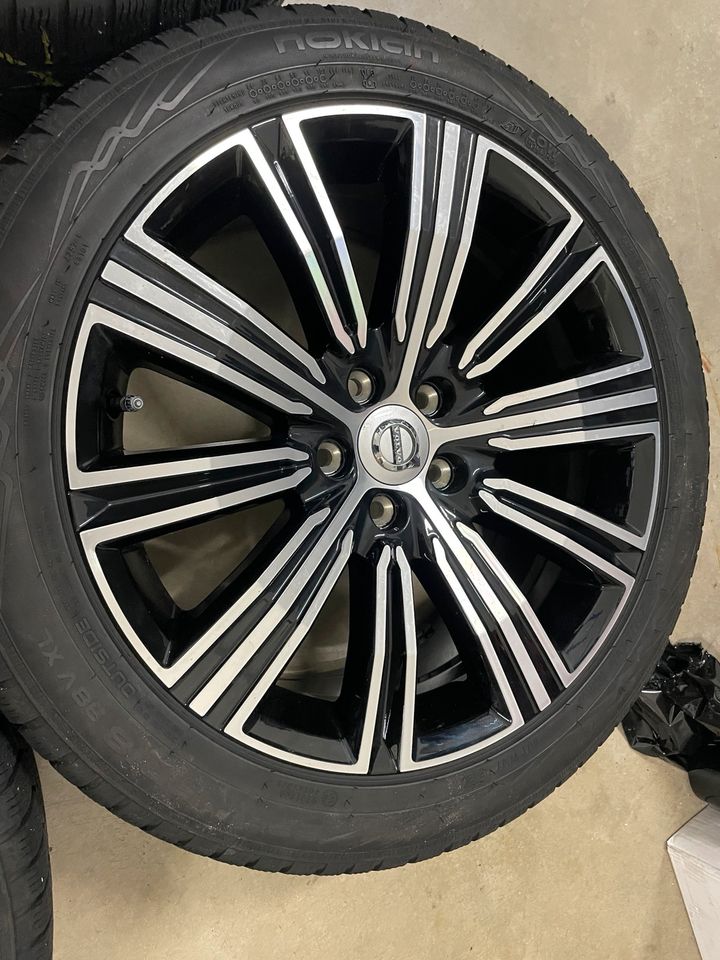 Originale Volvo V60 S60 Winterreifen Räder 235/45 R18 Zoll RDKS in Oberhonnefeld-Gierend