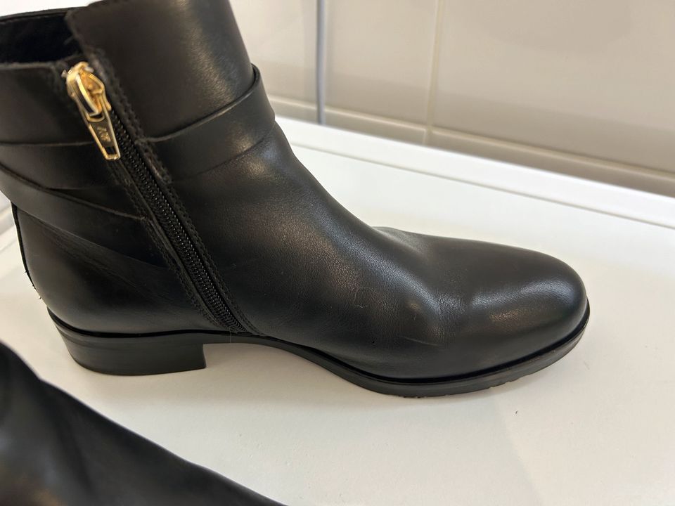 Tommy Hilfiger Ankle Boots Stiefeletten Schuhe schwarz Leder 37 in München