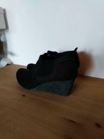 Schuhe mit Keilabsatz Gr. 37 schwarz Bayern - Dürrwangen Vorschau