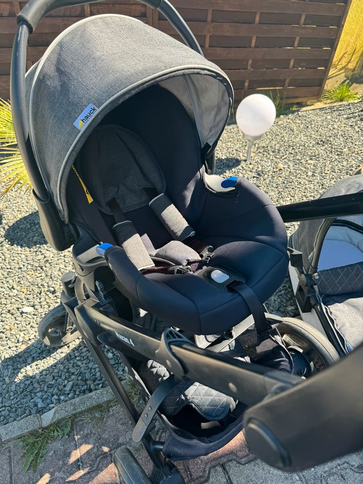 Hauck Kinderwagen 3 in 1 in Gefell