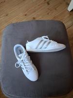 Adidas Turnschuhe 38 Sachsen-Anhalt - Blankenburg (Harz) Vorschau