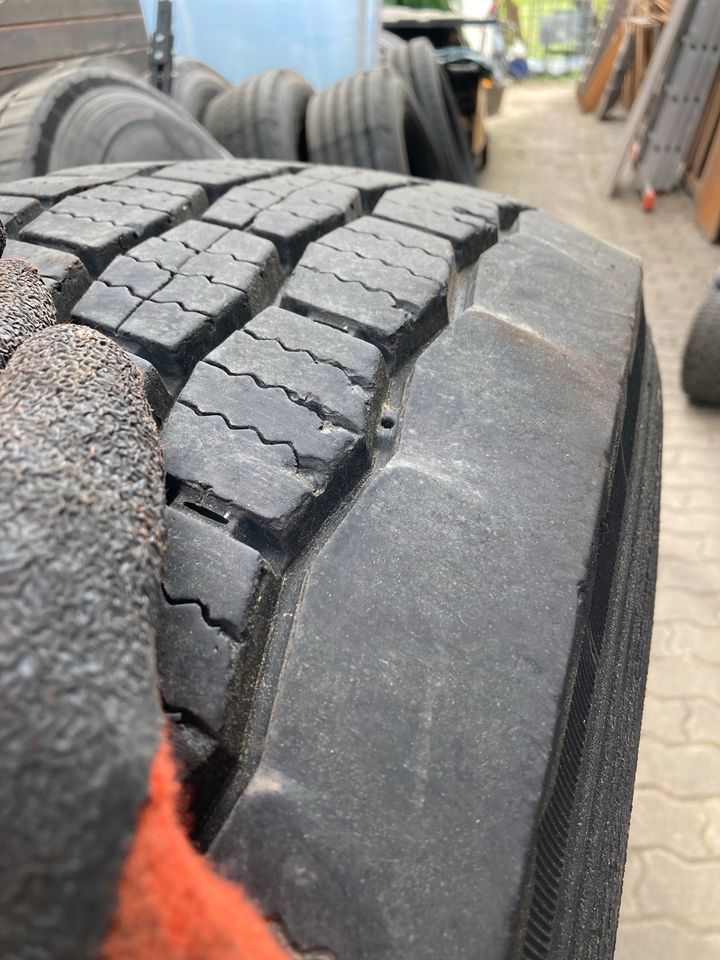 Michelin X Multi 295 80 R 22,5 mit Felge 8,25x22,5 10 Loch in Karlsruhe