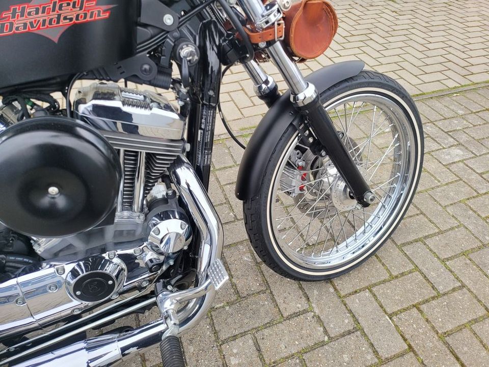 Harley-Davidson XL 1200 V SPORTSTER 72 SEVENTY TWO + HELM in Bawinkel