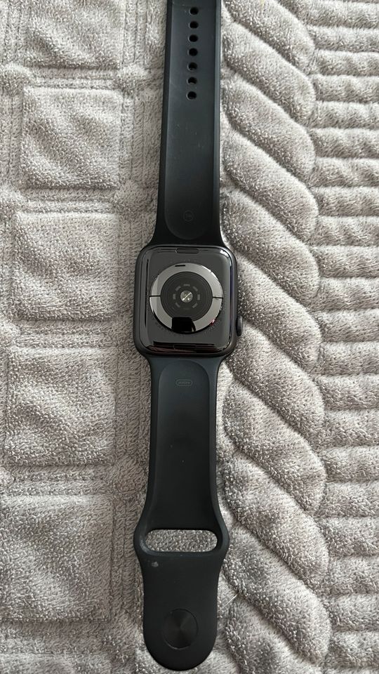 Apple Watch Series 4 / 44mm / Space Gray in Limburg
