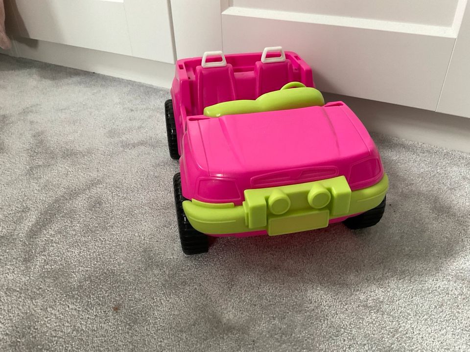 Pinkes Barbie Auto Jeep Wrangler Cabrio in Schwandorf