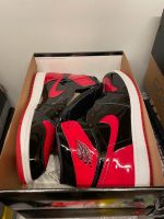 Nike Air Jordan 1 High Patent bred  44.5 & 45 Stuttgart - Plieningen Vorschau