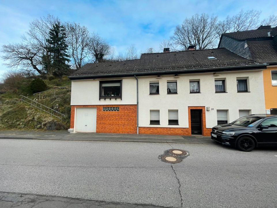 Gemütliches Einfamilienhaus mit Garten und Garage in Schleiden