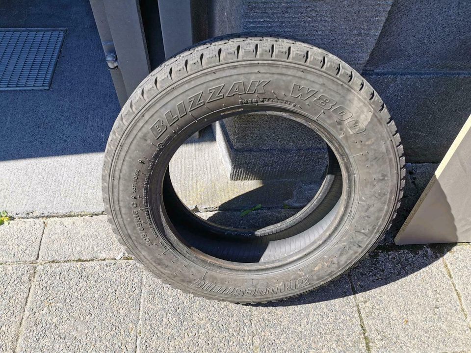 Winterreifen Bridgestone Blizzak W800 in Heusenstamm