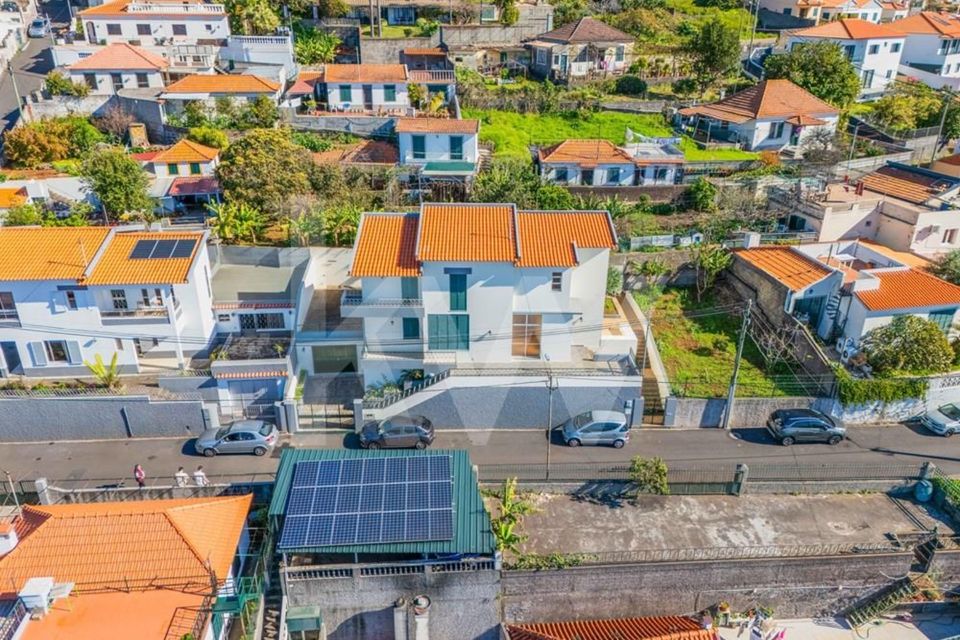 Haus mit Meerblick für Zweitwohnsitz und Rendite in Funchal in Berlin