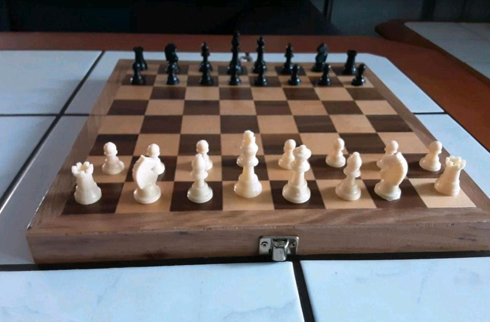 Holz Schach Spiel Spielesammlung Gesellschaftsspiele 29 X 29 in Berlin