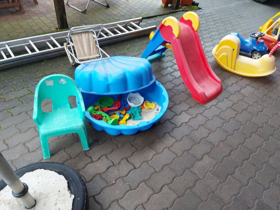 Kinder Spielzeug Bobby Car Audi Sandmuschel Dreirad Garten Wippe in Echzell 