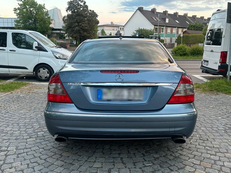 Mercedes Benz E 320 CDI AMG Limo ILS Memory Schiebedach in München