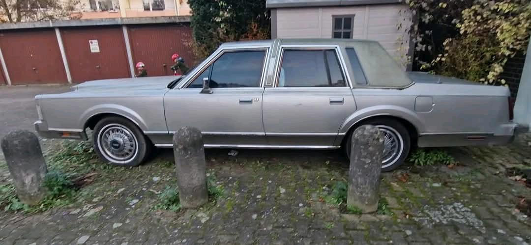 Abbildung des Autos Ich suche meinen 1988er …