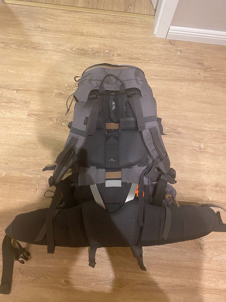 Wanderrucksack/Trekkingrucksack Trek 900 50+10 von Decathlon in Nürnberg (Mittelfr)