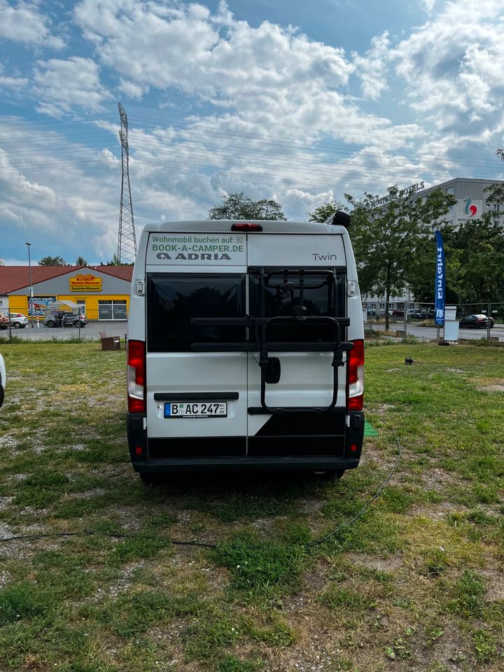 Adria Twin Kastenwagen - top Zustand - Markise - Fahrradträger in Berlin