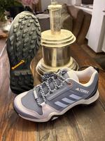 NEU Trekkingschuhe / Wanderschuhe von Adidas Gr. 36 Nordrhein-Westfalen - Eitorf Vorschau