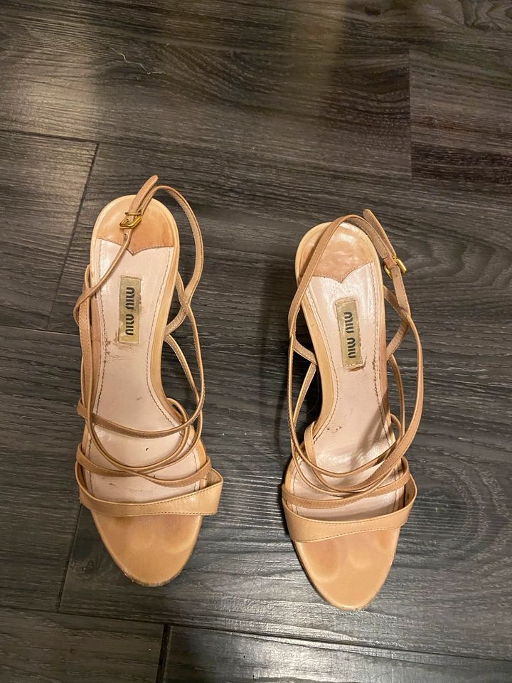 Miu Miu Sandaletten Pumps High Heels Gr. 38 in Düsseldorf