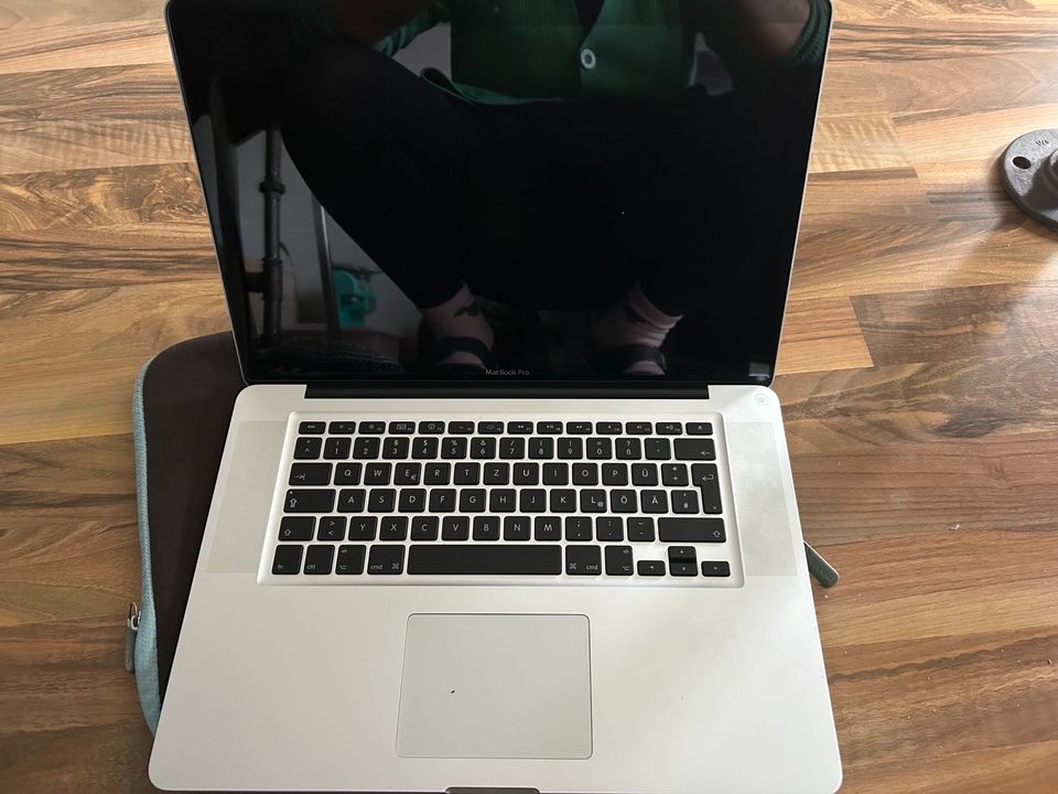 MacBook Pro / Bastler in Hanau