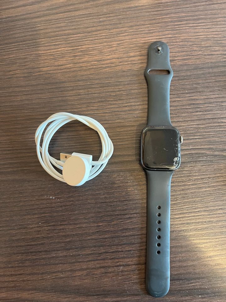 Apple Watch 45mm Series 5 - DEFEKT in Gersthofen