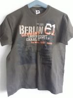 T-Shirt Olivgrün Berlin Checkpoint Charlie The Wall 1961-1989 GrM Wuppertal - Elberfeld Vorschau