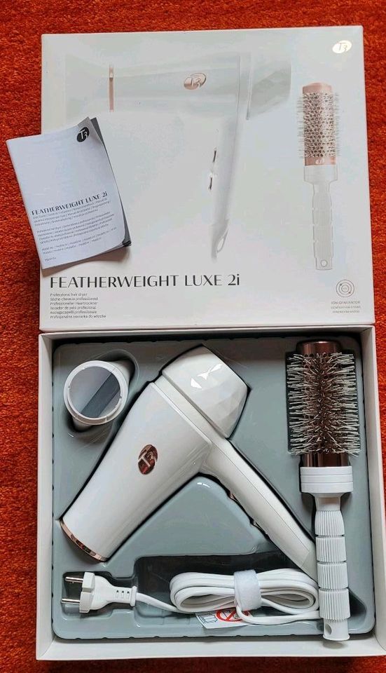 Föhn Professionel Featherweight Luxe 2i NEU in Steißlingen