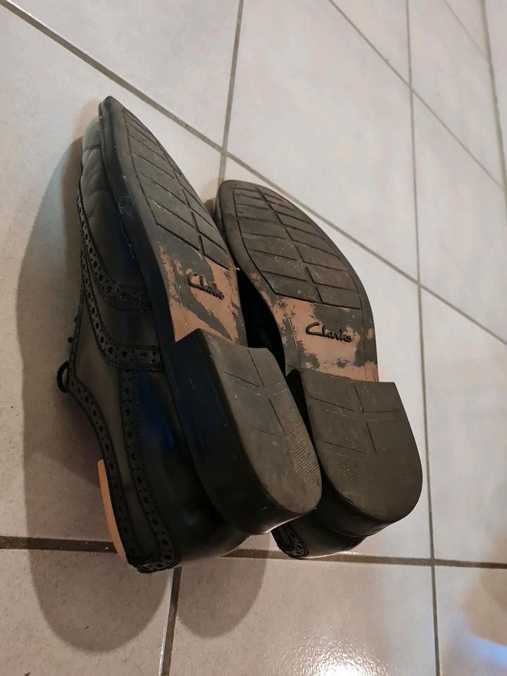 *TOP Zustand* Clarks Budapester Leder Gr. 43 schwarz in München