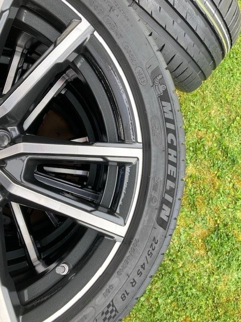 NEUE BMW Sommerräder 225/45 18 95Y V-Speiche 780 G20 G21 G22 G23 in Vellmar