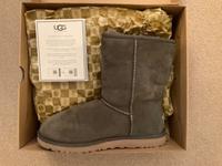 UGG Australia Boots Classic Short oliv 39 grün Kr. München - Unterschleißheim Vorschau