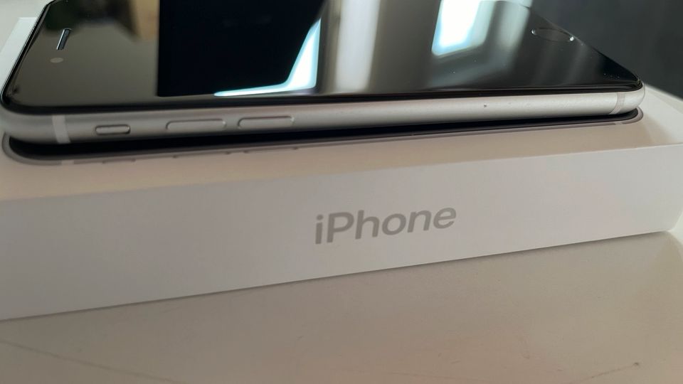 iPhone SE 2020 64GB Top Zustand in Darmstadt