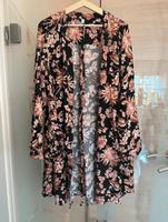 Hemdkleid/ lange Bluse, ever.me, Gr. 44, schwarz/ floral, Rheinland-Pfalz - Wallmerod Vorschau