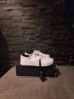 Neu Ovp Tommy Hilfiger Canvas  Iconic Sneaker weiss 39 Rheinland-Pfalz - Pirmasens Vorschau