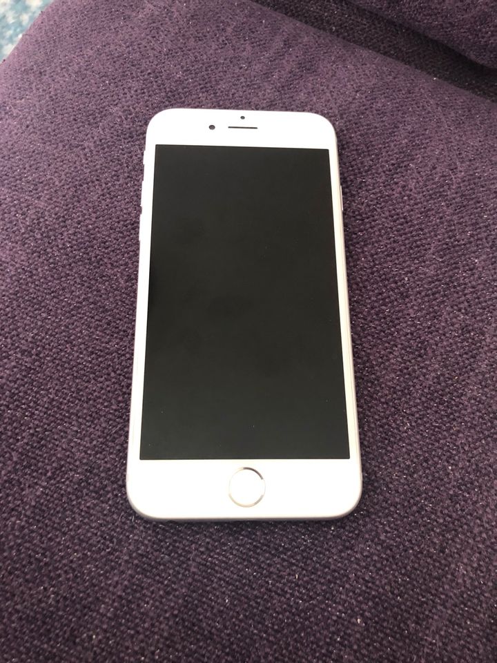 Apple iPhone 6, 64 GB, silber, gebraucht, ohne Gebrauchspuren in Sachsenheim