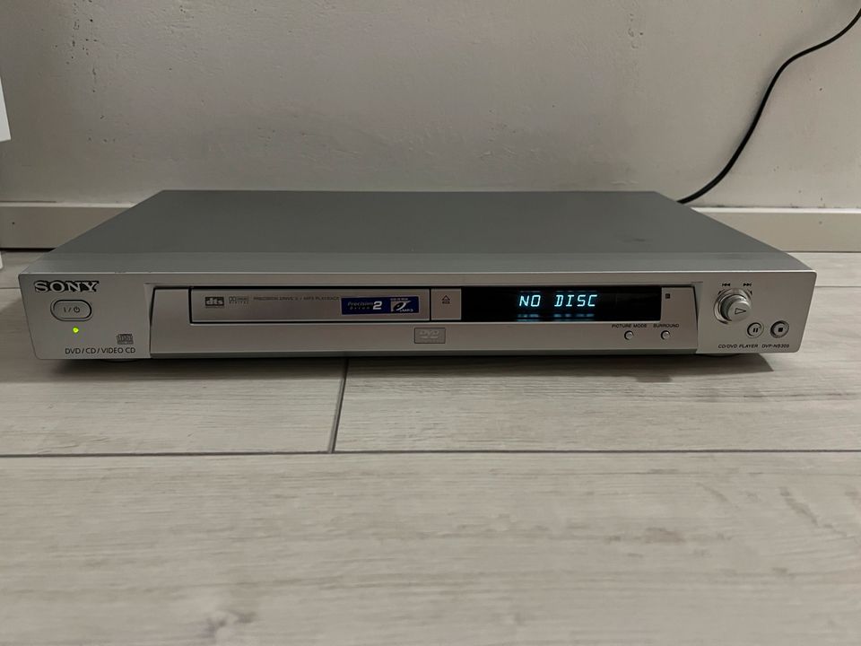 Sony DVD/CD Player mit Fernbedienung und Scart Kabel in Flein