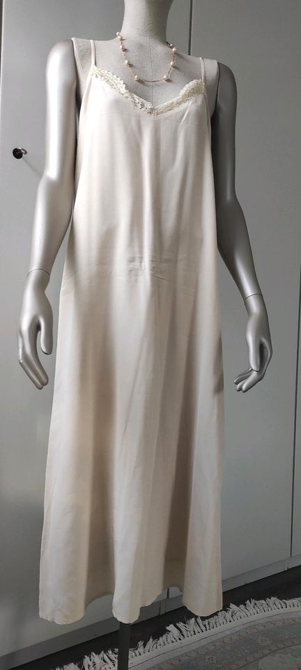 Kleid von Esprit in gr 36  Creme Farbe Neu mit Etikett in Düsseldorf