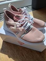 NEU Guess Turnschuhe Gr. 39 München - Trudering-Riem Vorschau