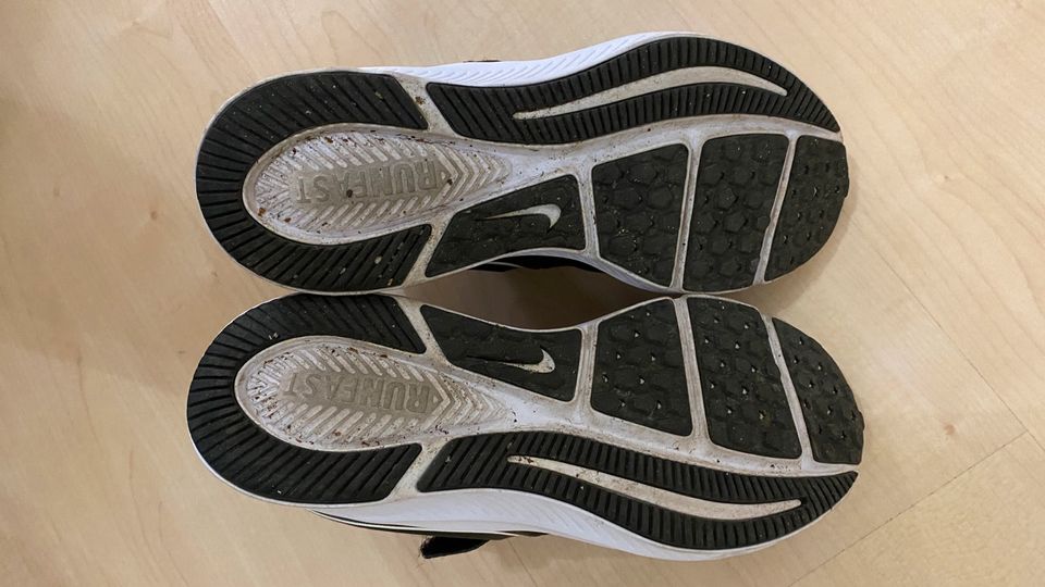 Nike Star Runner GR 32 - Top Zustand - wie Neu in Köln