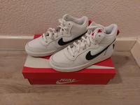 NEUE " NIKE " JUNGEN SCHUHE *** GR.39 Saarland - Kleinblittersdorf Vorschau