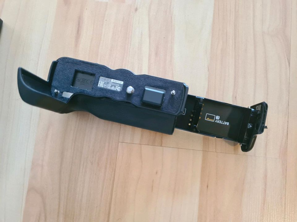 Fujifilm Batteriegriff X-T3 - Vertical Battery Grip VG-XT3 - neu in Quickborn