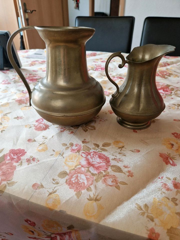 Vasen, 2 Stück. in Aulendorf