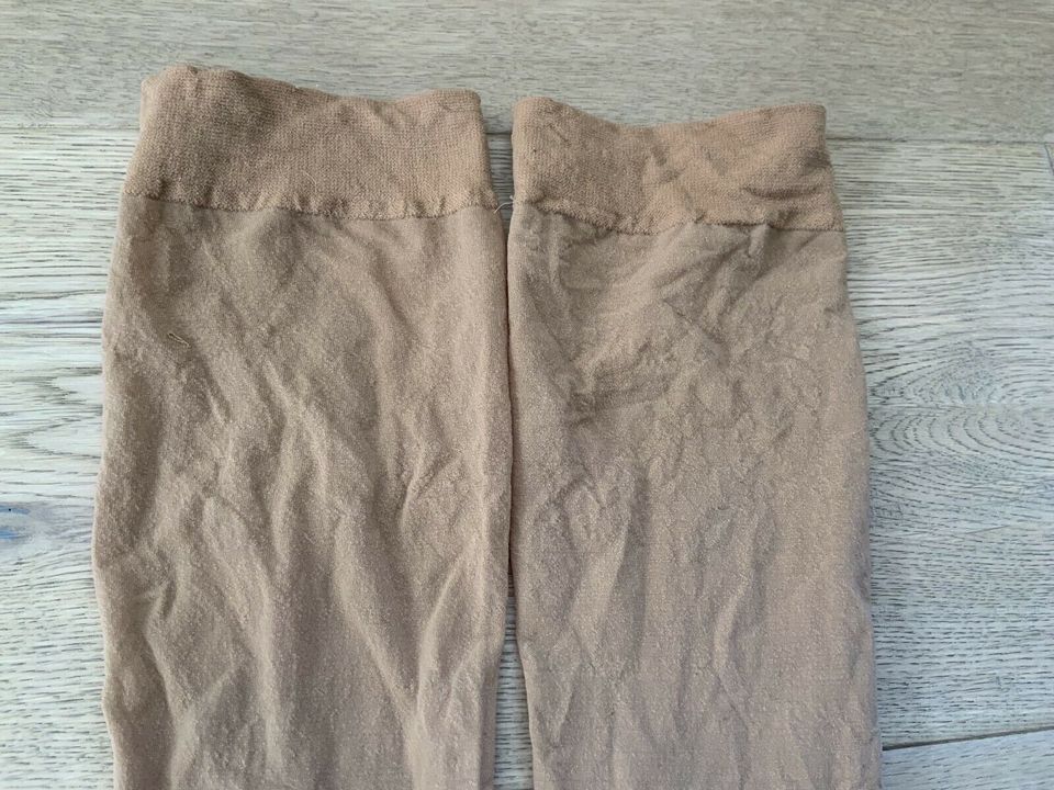 Nylon Strümpfe Hautfarben Beige Größe 38/39 in Düsseldorf