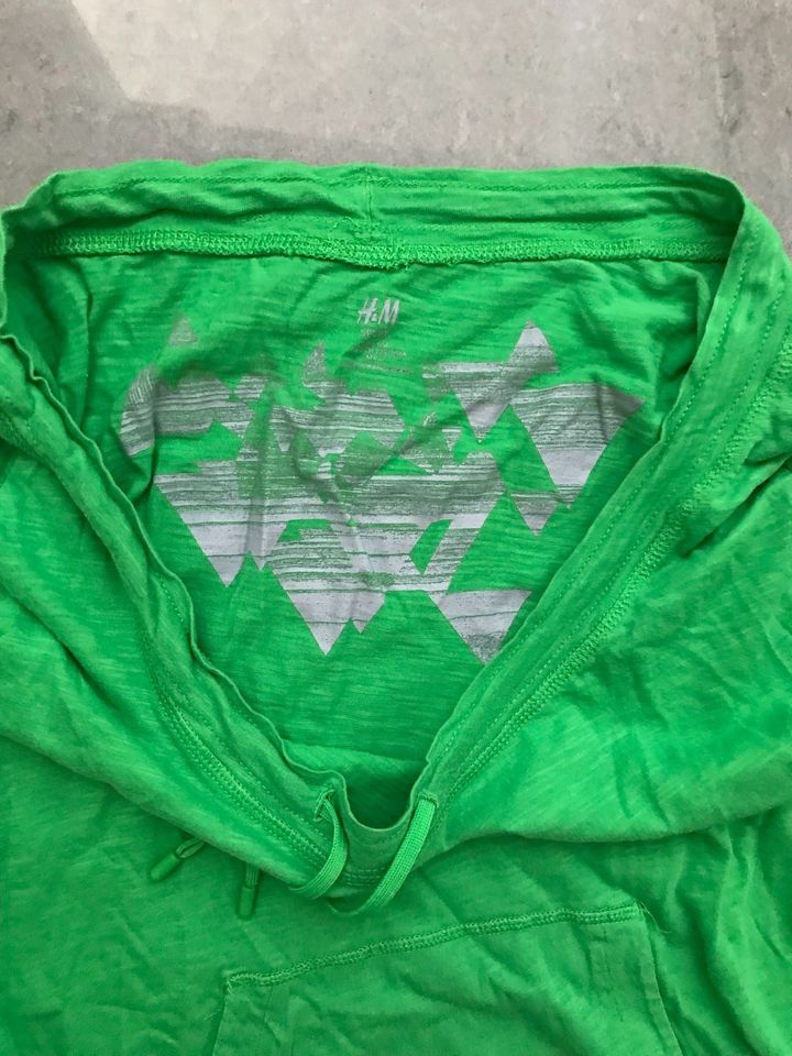 Shirt, Gr. 38,40, grün, H&M mit Kordelzug im Kragen, guter Zust in Köln