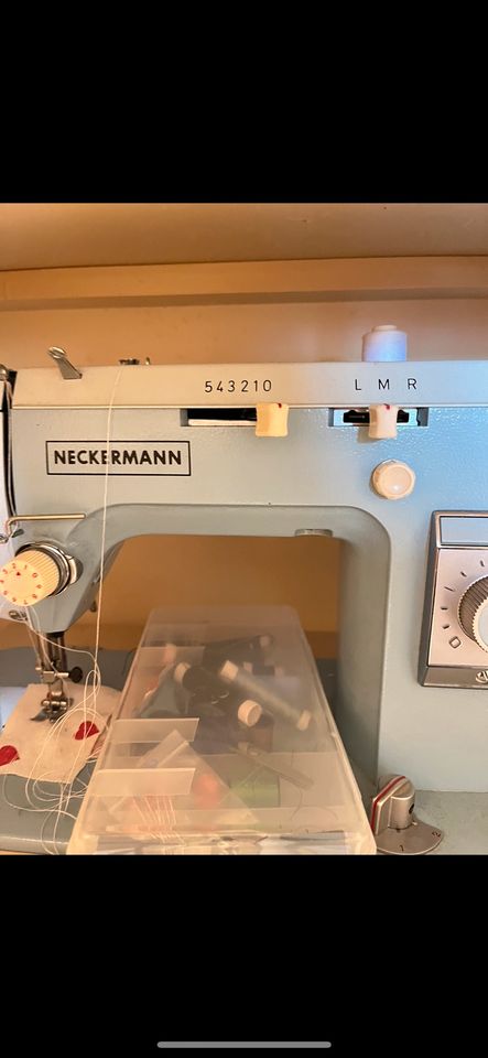 Verkaufe Nähmaschine Neckermann in holzkästchen in Unterwössen