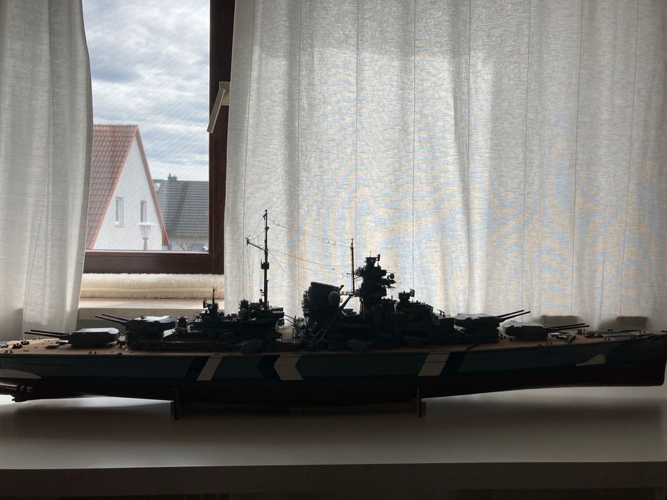 Modell Kriegsschiff Bismarck Maßstab 1:200 in Burgthann 