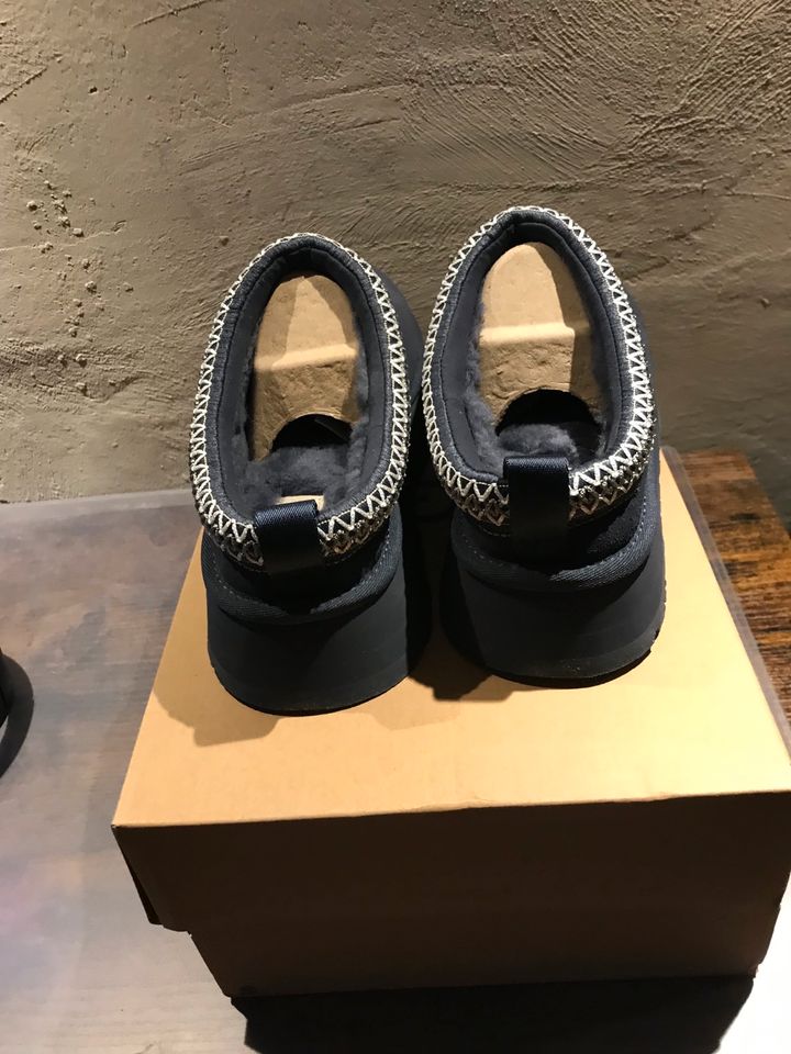 UGG Tazz Slipper Eve Blue - US 10 (EU 41) in Essen