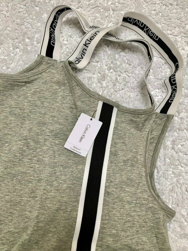 CALVIN KLEIN Body grau S Unterwäsche Top / NEU inkl. Etiketten in Leipzig